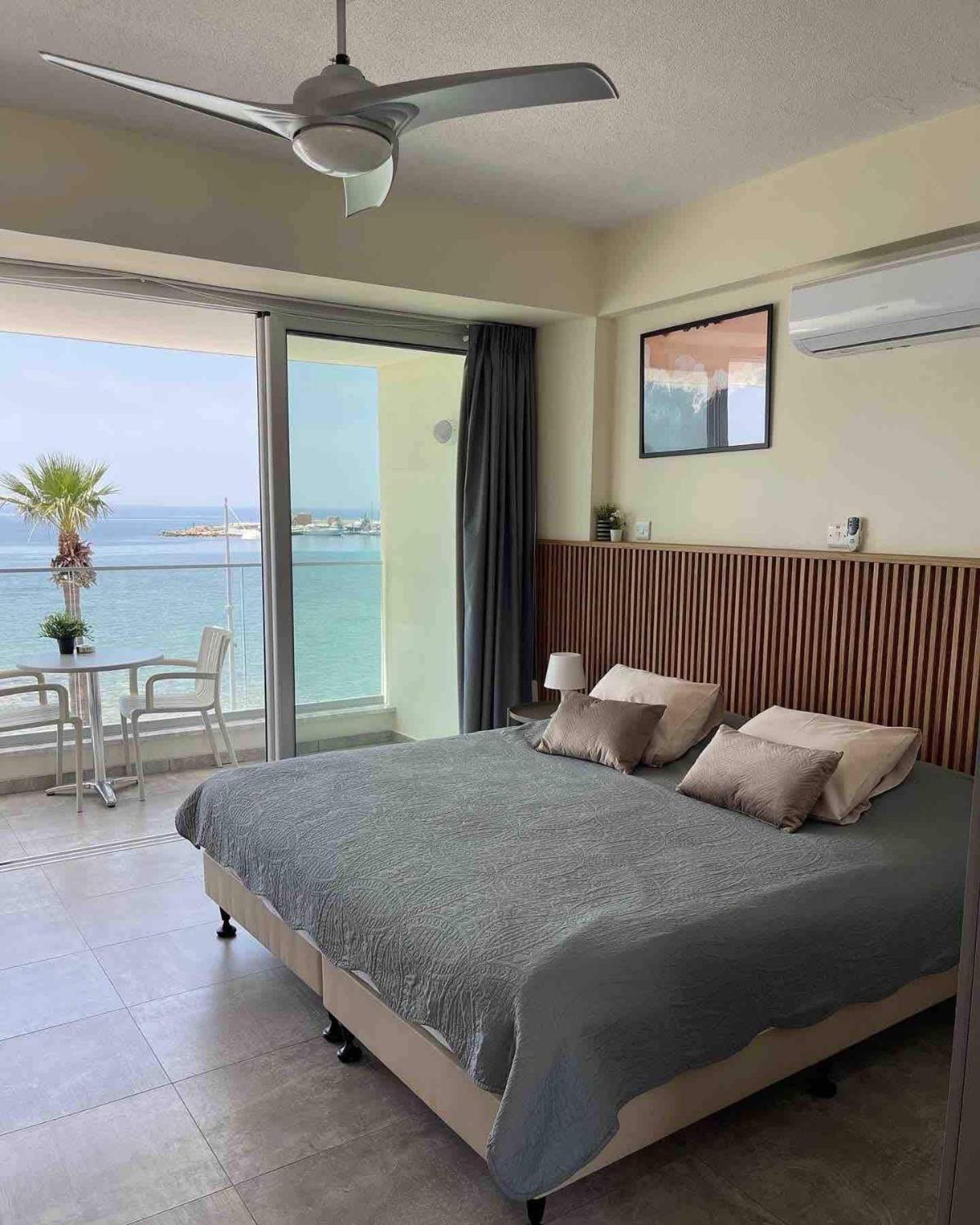 Harbour Lights Studio Apartments Paphos Eksteriør bilde