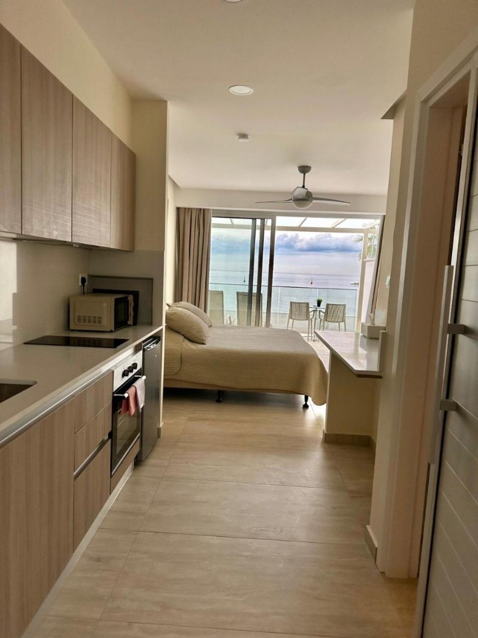 Harbour Lights Studio Apartments Paphos Eksteriør bilde