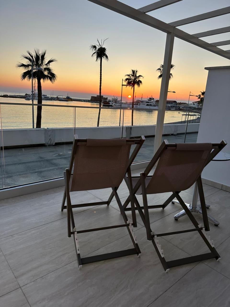 Harbour Lights Studio Apartments Paphos Eksteriør bilde
