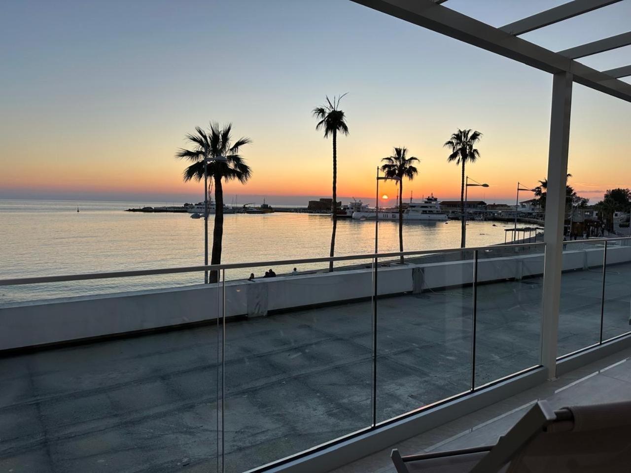 Harbour Lights Studio Apartments Paphos Eksteriør bilde
