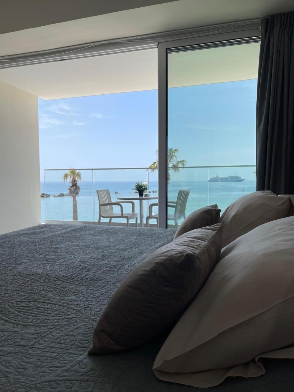 Harbour Lights Studio Apartments Paphos Eksteriør bilde